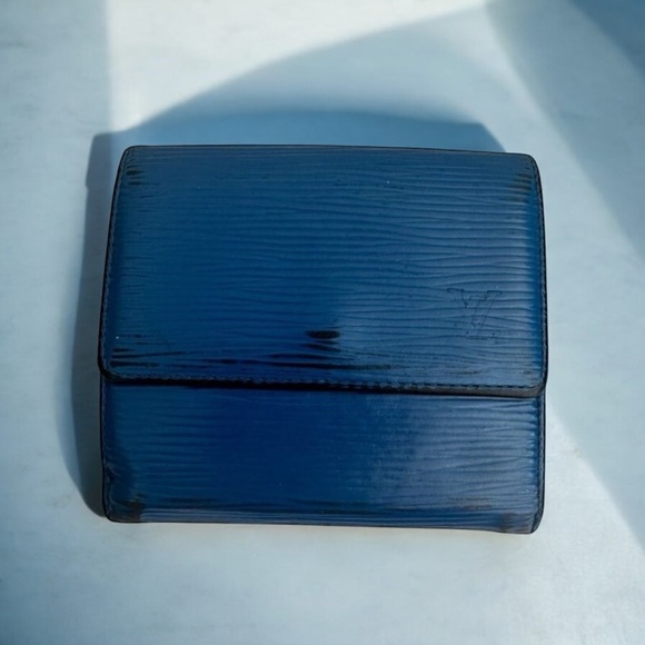 LOUIS VUITTON Epi Leather Blue Snap Closure Wallet - Picture 1 of 8